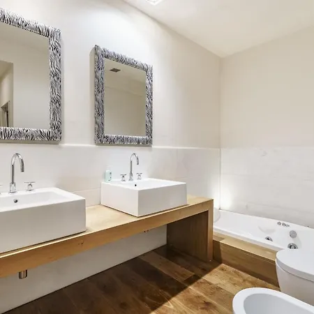 Luxury Nest In Historic Lägenhet